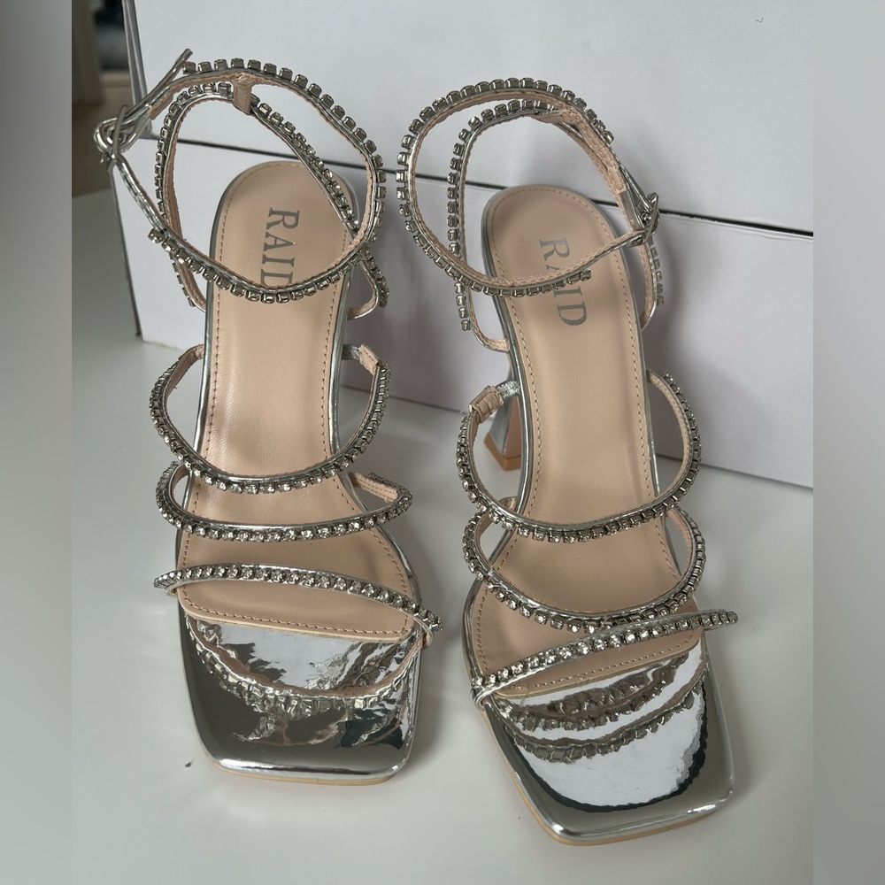 Raid heels 👠 (brand new)